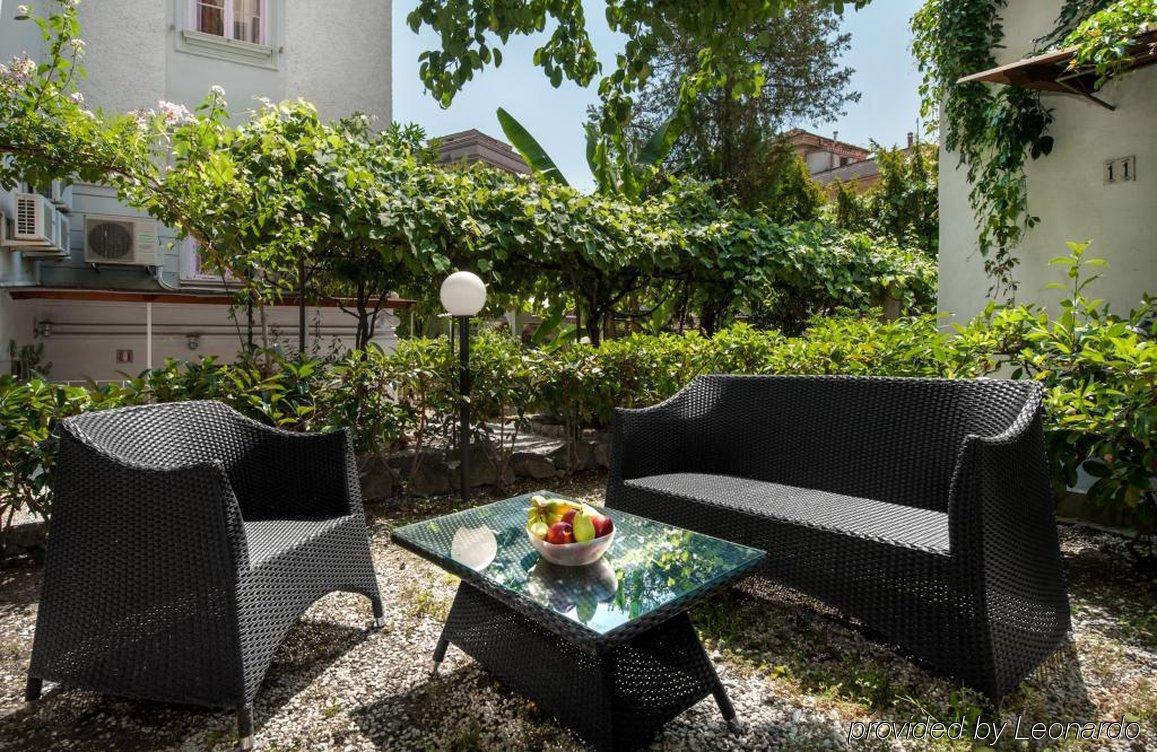Residenza Maxima Aparthotel Rome Buitenkant foto
